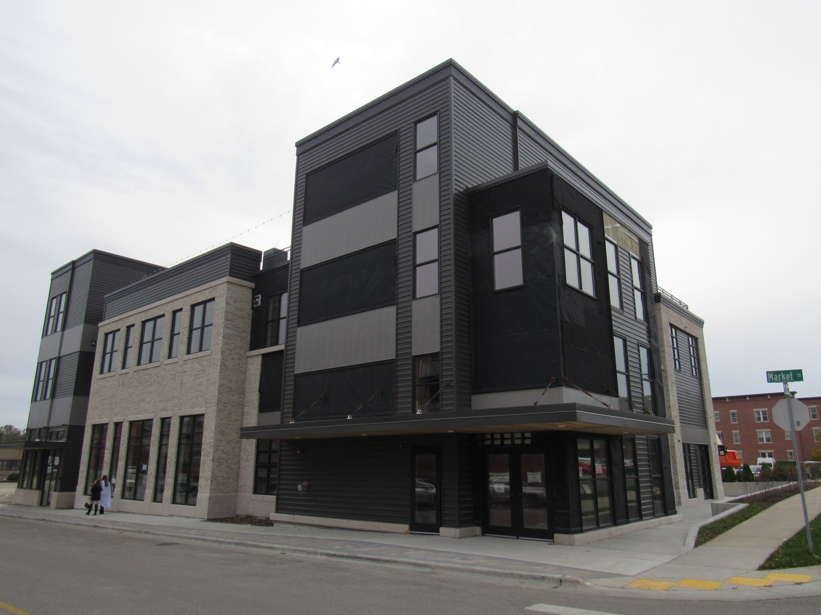 Full Mile Beer Company & Kitchen